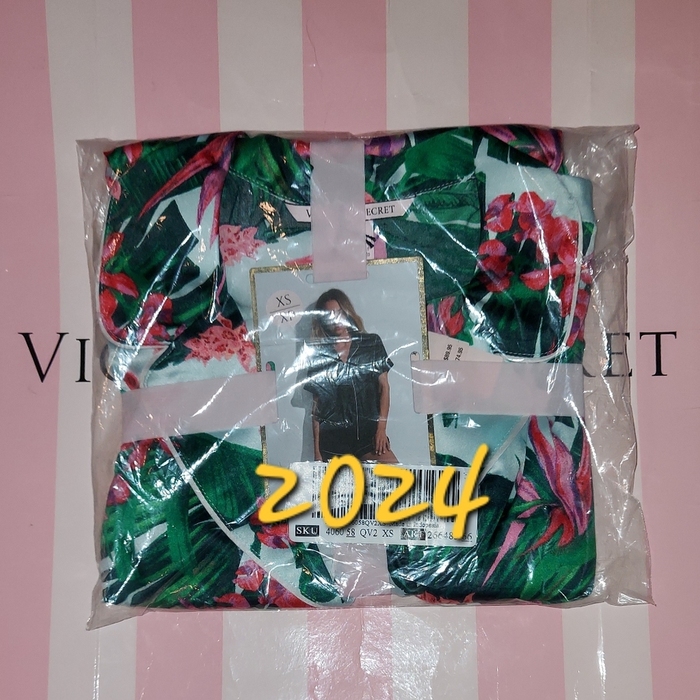 Victoria secret Satin Pj set size XS NWT